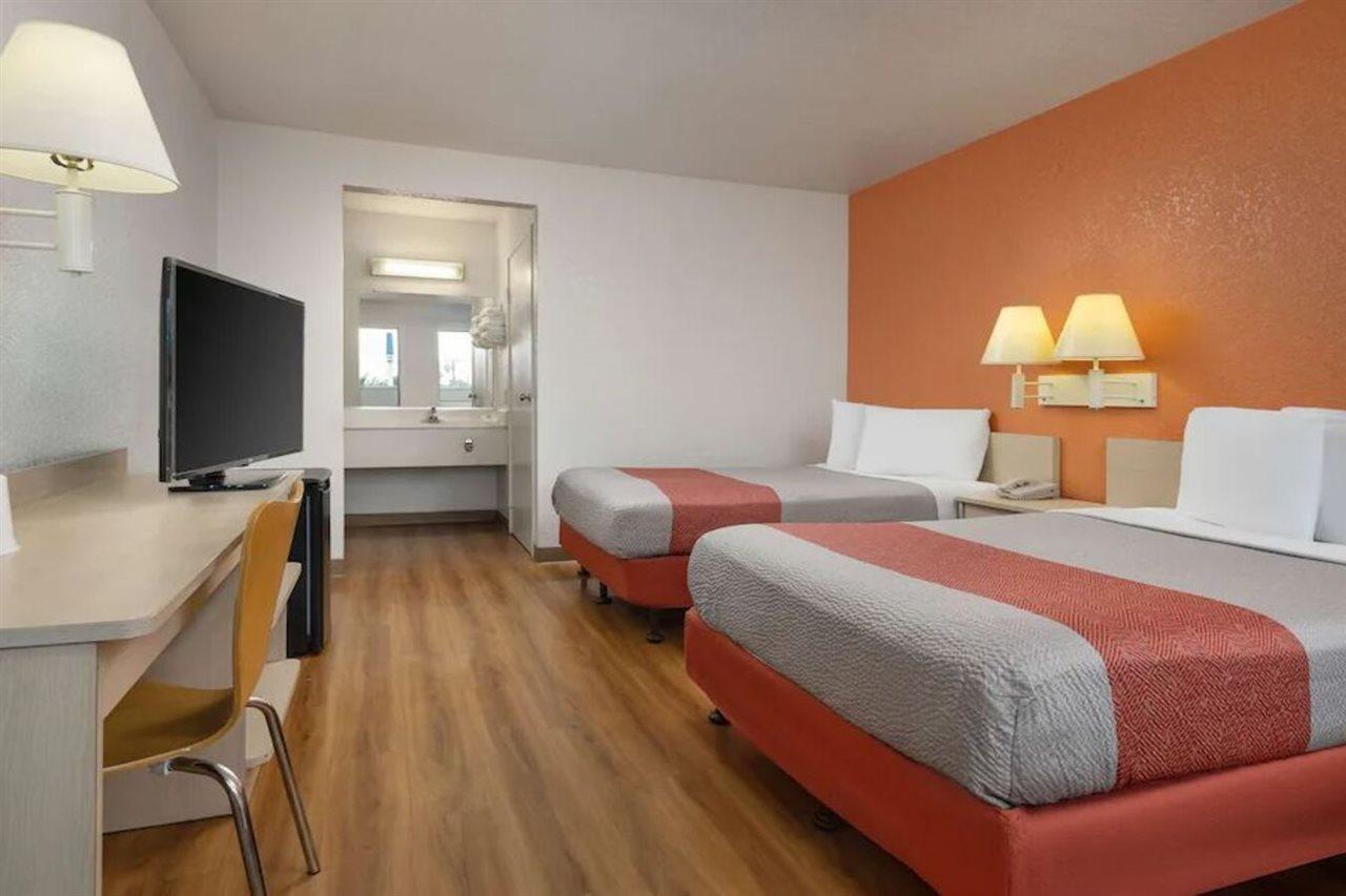 Motel 6-Buena Park, Ca - Knotts Berry Farm - Disneyland Dış mekan fotoğraf
