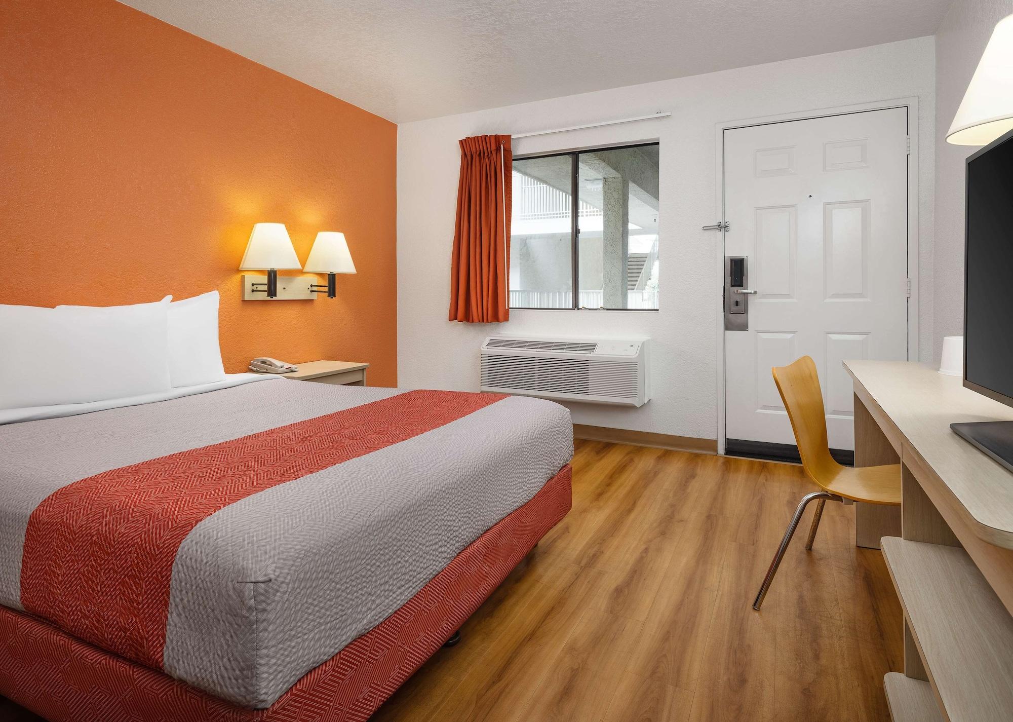 Motel 6-Buena Park, Ca - Knotts Berry Farm - Disneyland Dış mekan fotoğraf