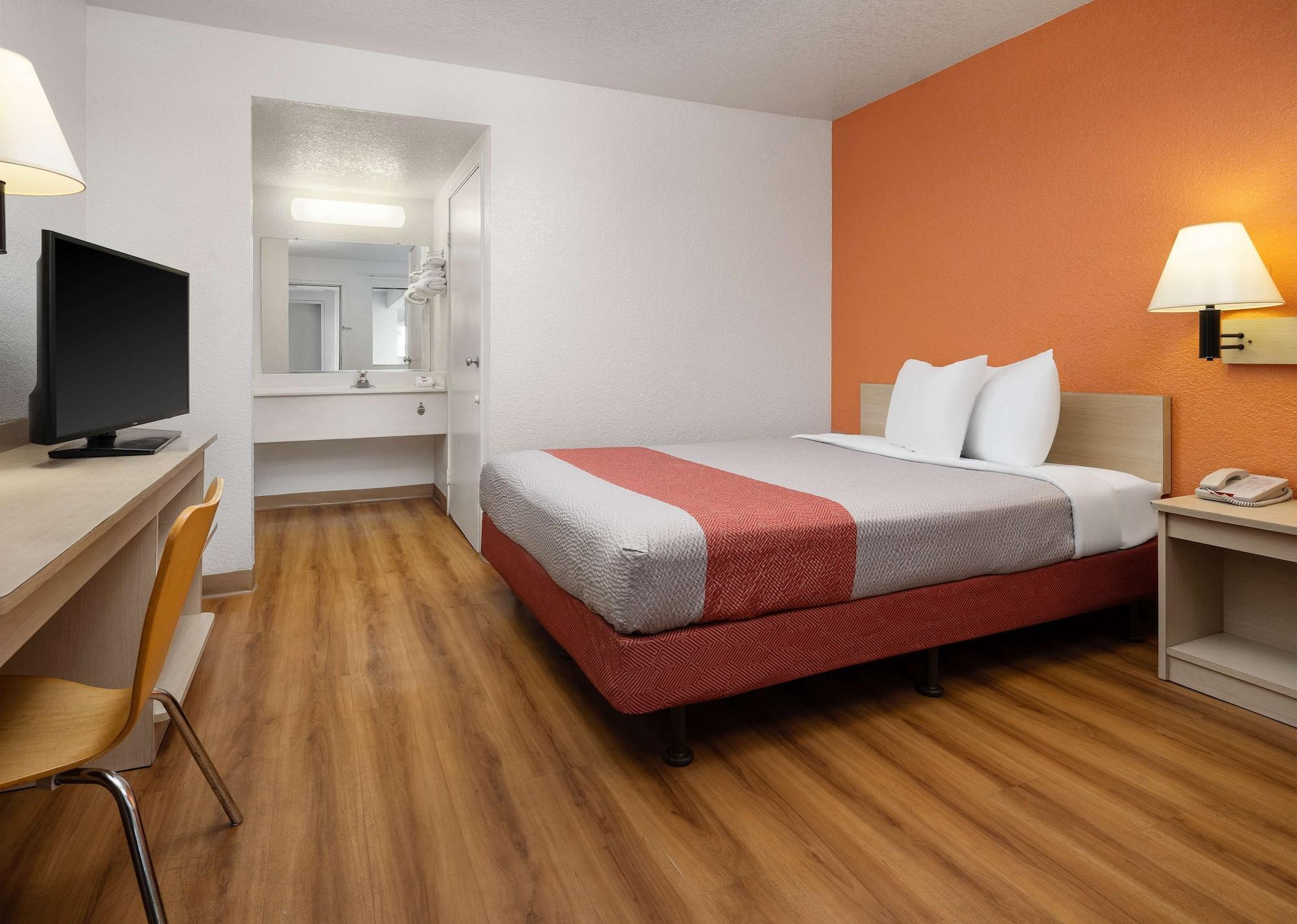 Motel 6-Buena Park, Ca - Knotts Berry Farm - Disneyland Dış mekan fotoğraf
