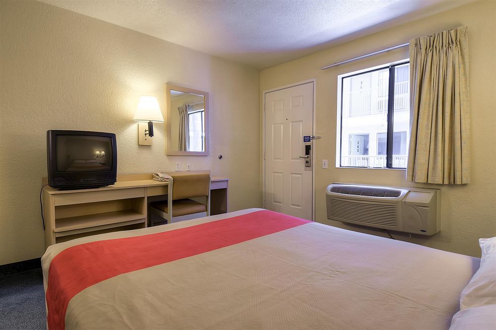 Motel 6-Buena Park, Ca - Knotts Berry Farm - Disneyland Dış mekan fotoğraf