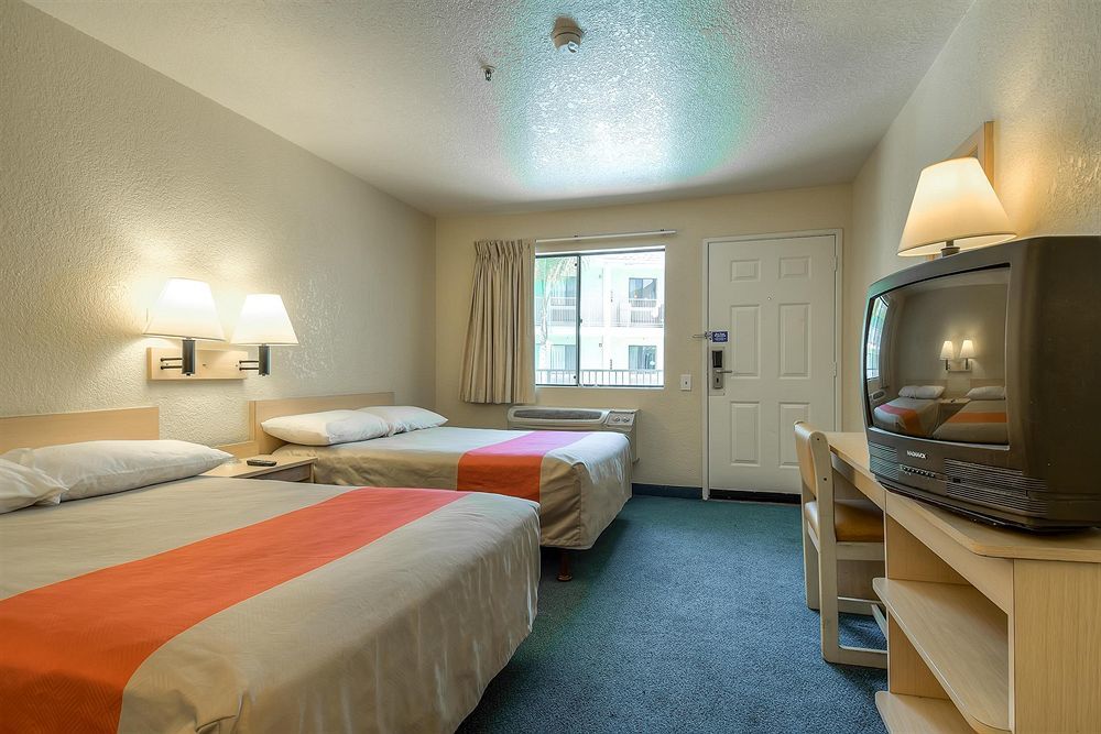 Motel 6-Buena Park, Ca - Knotts Berry Farm - Disneyland Dış mekan fotoğraf