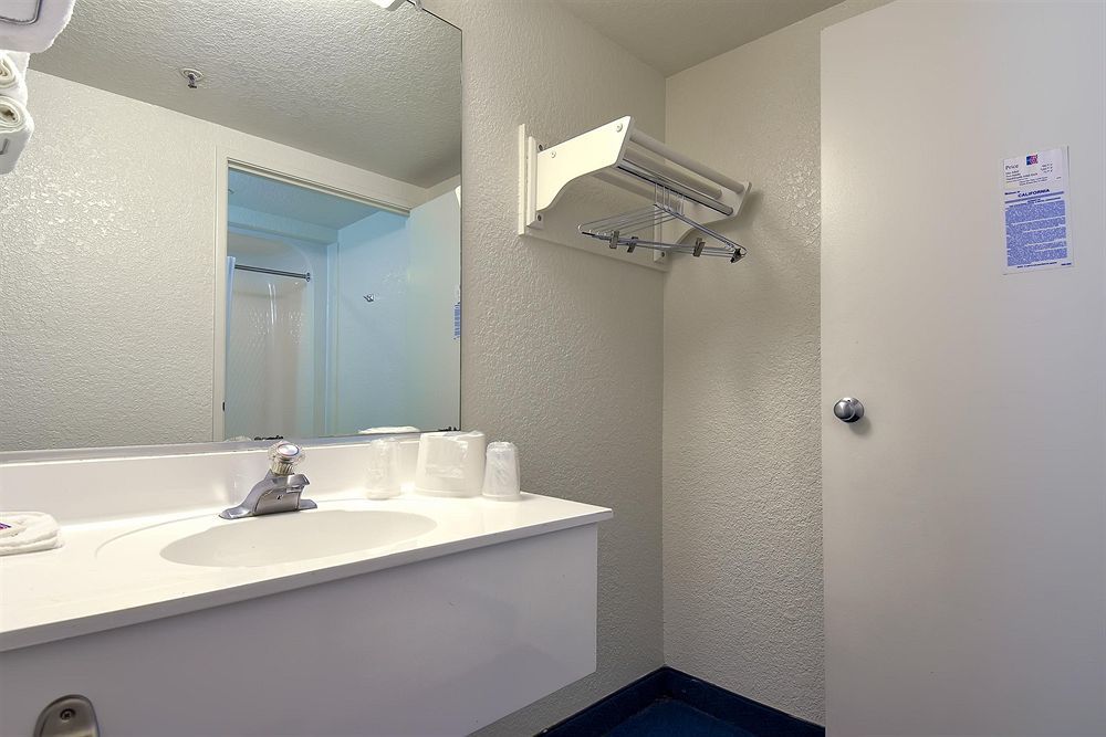 Motel 6-Buena Park, Ca - Knotts Berry Farm - Disneyland Dış mekan fotoğraf