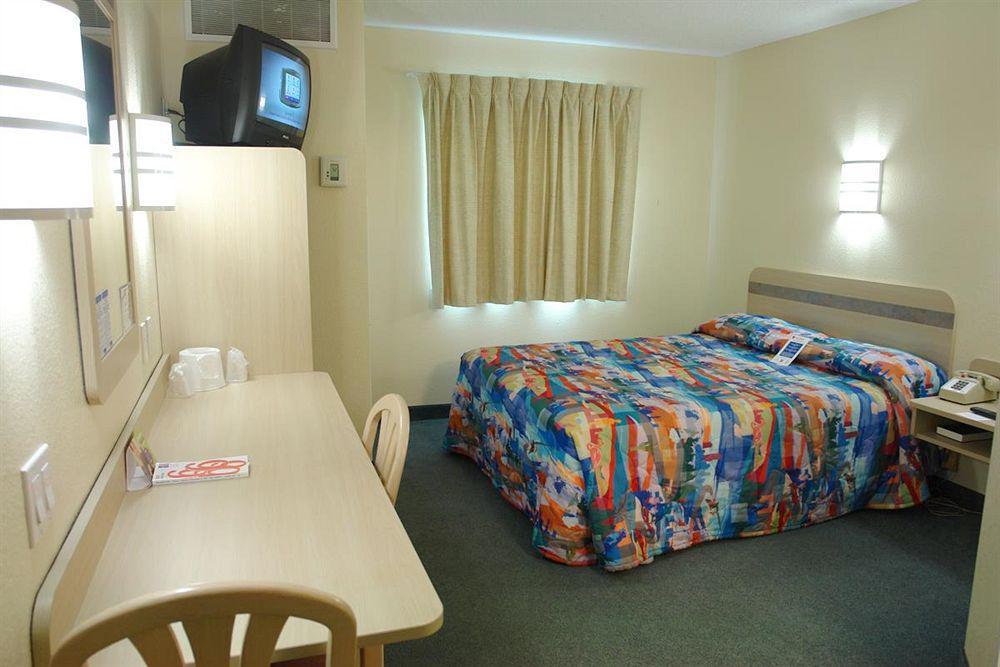Motel 6-Buena Park, Ca - Knotts Berry Farm - Disneyland Dış mekan fotoğraf